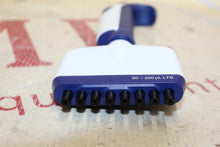 Cargar imagen en el visor de la galería, Rainin Pipet-Lite XLS L-200 XLS 20 - 200 μL