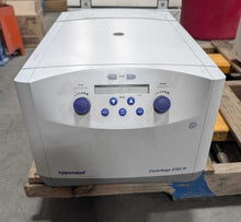 Load image into Gallery viewer, Eppendorf Refrigerated Centrifuge 5702 R w/ Rotor 5702/R A-4-38