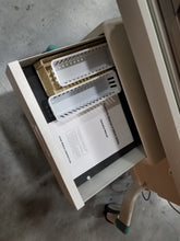 Cargar imagen en el visor de la galería, Philips Atom Infa Warmer Incubator V-505 w/ Built-In Scale -Excellent condition!