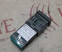 Cargar imagen en el visor de la galería, Cal Controls #3322 3300 Series PID Temperature Controller Model 3322