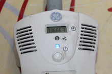 Cargar imagen en el visor de la galería, GE Healthcare Giraffe Spot PT Lite Phototherapy System