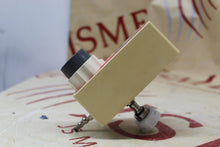 Load image into Gallery viewer, Precision Medical PM3100 Suction Regulator