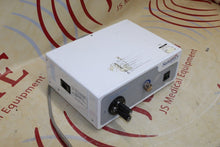 Load image into Gallery viewer, Sunoptics Surgical Solarmaxx 300 Light Source