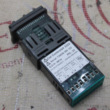 Cargar imagen en el visor de la galería, Cal Controls #3322 3300 Series PID Temperature Controller Model 3322
