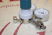 Load image into Gallery viewer, AIRGAS Y11-215D Gas Regulator 3500 PSI