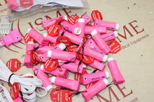 Load image into Gallery viewer, Lot Of 38 Covidien 33507 And 33526TN Pin Adapters