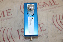Load image into Gallery viewer, CO2mmander ELITE Portable CO2 Delivery System P/N COM915 w/ Cartridges