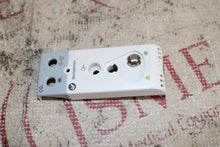 Cargar imagen en el visor de la galería, Mindray CO2 Microstream Module Front Panel ASSY (chipped)