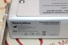 Cargar imagen en el visor de la galería, Welch Allyn Scale-Tronix 5207-K Bariatric Portable Stand On Scale