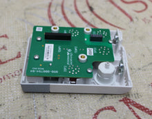 Cargar imagen en el visor de la galería, Mindray MPM Platinum Module Masimo Set Front Bezel Face Panel (corner chipped)
