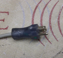 Cargar imagen en el visor de la galería, Hospira Plum A+ Infusion Pump With Mount