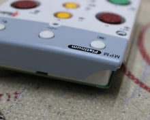 Cargar imagen en el visor de la galería, Mindray MPM Platinum Module Masimo Set Front Bezel Face Panel (corner chipped)