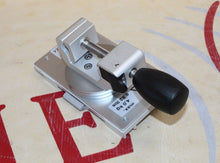 Cargar imagen en el visor de la galería, Rotatable Quick Claw Mount For Philips Intellivue X3/MX100 (989803200031)