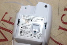 Cargar imagen en el visor de la galería, Welch Allyn Hillrom Suretemp Plus Model 690 Digital Thermometer +25 Probe Covers