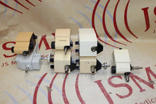 Load image into Gallery viewer, Lot Of 7 Ohmeda/Vacutron Vacuum Regulator