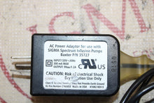 Cargar imagen en el visor de la galería, Baxter Sigma Spectrum Infusion Pump w/ 35195 Wireless Battery,Clamp,&Power Cable