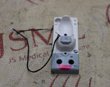 Cargar imagen en el visor de la galería, Mindray ePM CO2 Sidestream Module Front Bezel Face Panel (corner chipped)