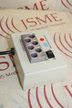 Cargar imagen en el visor de la galería, Steris Biological Indicator Incubator 57°C 6 Well Heater