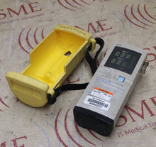 Cargar imagen en el visor de la galería, Nellcor N-20 Handheld Pulse Oximeter w/ Case