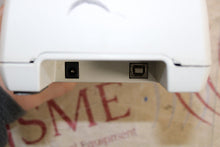 Cargar imagen en el visor de la galería, Verathon 0570-0193 Bladderscan Battery Charger (casing is cracked)