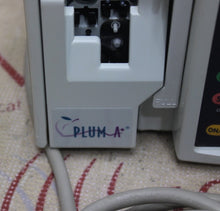 Cargar imagen en el visor de la galería, Hospira Plum A+ Infusion Pump With Mount