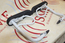 Cargar imagen en el visor de la galería, 2 Midmark Ritter Arm Rests