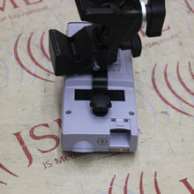 Cargar imagen en el visor de la galería, Nellcor N-85 Microstream Handheld Capnograph/Pulse Oximeter w/ Adapter & Mount