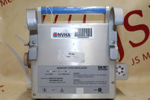Cargar imagen en el visor de la galería, Newport Medical HT50 Ventilator