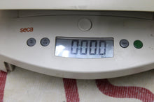 Load image into Gallery viewer, SECA 354 Digital Baby Infant Scale
