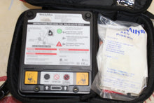 Cargar imagen en el visor de la galería, Welch Allyn AED10 with Battery, Child Key and Case But No Pads