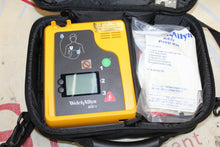 Cargar imagen en el visor de la galería, Welch Allyn AED10 with Battery, Child Key and Case But No Pads