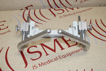 Cargar imagen en el visor de la galería, Siemens Axiom Artis Table Accesories 0827403 W/Right &amp; Left Grips
