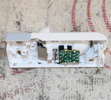 Cargar imagen en el visor de la galería, Mindray CO2 Module Front Bezel (Dryline 2 Receptacle 115-020622-00) -2 chips

