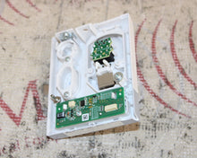 Cargar imagen en el visor de la galería, Mindray AG+O2 Module Front Panel ASSY (top corner chipped)

