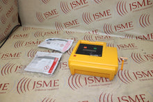 Cargar imagen en el visor de la galería, Medtronic Physio-Control Lifepak 500 AED With Case
