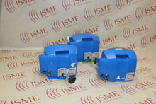 Cargar imagen en el visor de la galería, Lot of 3 GE Dinamap Carescape V100 Patient Monitors V100-NBAA-AXAA-HX
