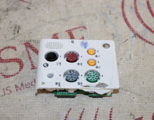 Cargar imagen en el visor de la galería, Mindray BeneVision N1 Side Panel ASSY Nellcor Oximax (chipped)
