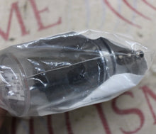 Cargar imagen en el visor de la galería, Ohio Medical 6703-0365-901 Overflow Safety Trap Diss Wing &amp; Locking Gland Male
