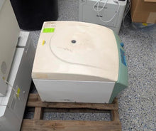 Cargar imagen en el visor de la galería, Hettich Universal 320 Centrifuge w/ Rotor 1494
