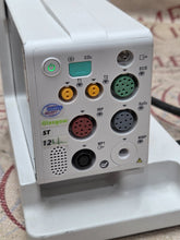 Cargar imagen en el visor de la galería, Mindray BeneVision N1 Transport Monitor Nellcor SP02 w/ Co2
