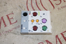 Cargar imagen en el visor de la galería, Mindray MPM Platinum Front panel ASSY Masimo Set w/ MP1 (small corner chip)
