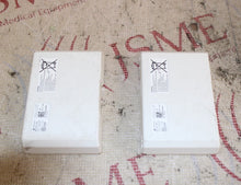 Cargar imagen en el visor de la galería, 2x Verathon 0400-0066 Batteries w/ Bladderscan Charger/Wireless Hub 0570-0193
