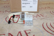 Load image into Gallery viewer, Siemens Skit-Valve Pack 3 Solenoid Manifold Model 1045837
