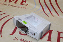 Cargar imagen en el visor de la galería, Masimo Radical-7 Rainbow Pulse Oximeter with Docking Station
