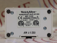 Cargar imagen en el visor de la galería, Welch Allyn 23300 Screening Audioscope3/Audiometer w/ Welch Allyn 71123 Charger
