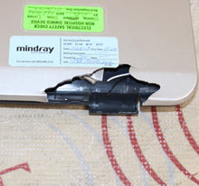 Cargar imagen en el visor de la galería, Mindray M9 Portable Ultrasound Screen (cracked casing)
