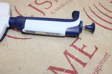 Cargar imagen en el visor de la galería, Rainin Pipet-Lite XLS 8-Channel Pipette 2–20 µL
