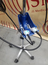 Cargar imagen en el visor de la galería, Verathon GlideScope Portable GVL, 0231-0003 w/Stand &amp; 2x Batons 0570-0210

