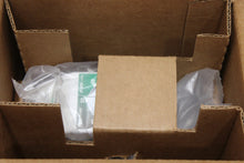 Cargar imagen en el visor de la galería, Precision Medical PM5580 HeliO2 Helium Oxygen Blender -NEW IN BOX
