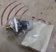 Cargar imagen en el visor de la galería, Drager Medical 8409199-07 Pressure Regulator -2x Available
